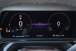 Nissan Micra electric interior (25)