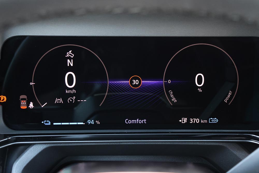 https://cdn.autogreeknews.gr/wp-content/uploads/2026/06/Nissan-Micra-electric-interior-25.jpg