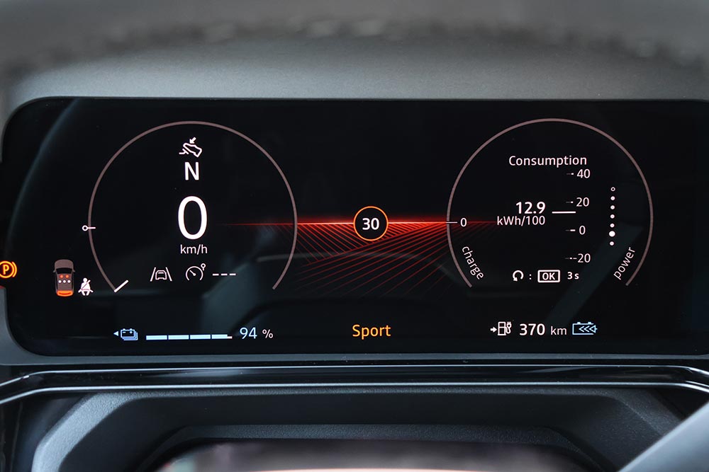 https://cdn.autogreeknews.gr/wp-content/uploads/2026/06/Nissan-Micra-electric-interior-27.jpg