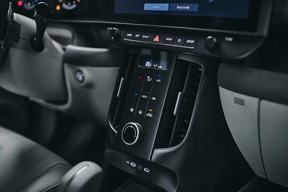 https://cdn.autogreeknews.gr/wp-content/uploads/2026/06/Novo-Hyundai-i20-Interior-6.jpg