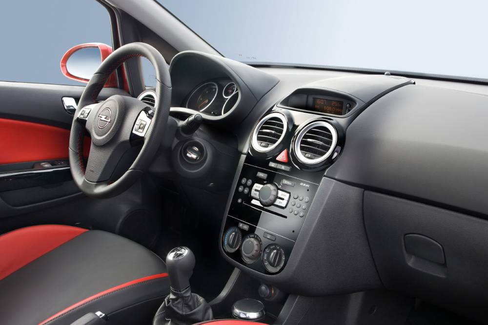 https://cdn.autogreeknews.gr/wp-content/uploads/2026/06/OpelCorsaD-1-1.jpg