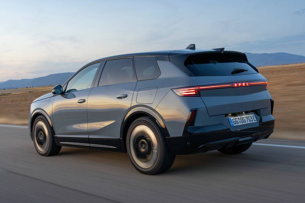 https://cdn.autogreeknews.gr/wp-content/uploads/2026/06/OpelGrandlandElectricAWD-1-1.jpg