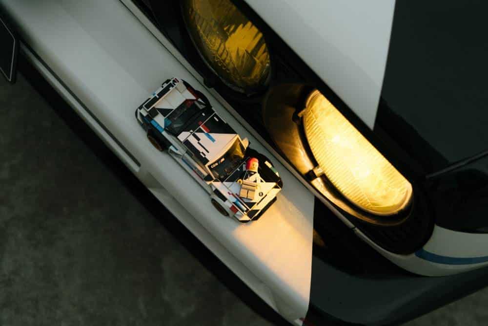 https://cdn.autogreeknews.gr/wp-content/uploads/2026/06/P90642079_lowRes_bmw-m3-e30-lego-spee-1.jpg