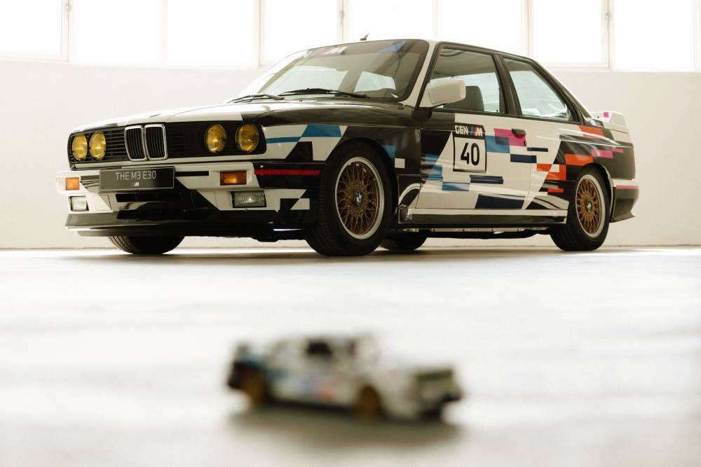 https://cdn.autogreeknews.gr/wp-content/uploads/2026/06/P90642082_lowRes_bmw-m3-e30-lego-spee-1.jpg