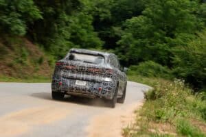 P90645288_lowRes_the-new-bmw-x5-proto (1)