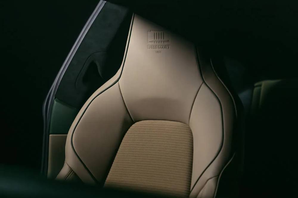 https://cdn.autogreeknews.gr/wp-content/uploads/2026/06/Porsche-911-GT3-Earls-Court-Edition-15.jpg