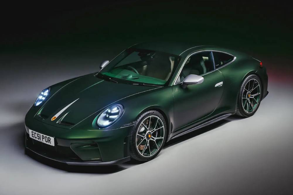 https://cdn.autogreeknews.gr/wp-content/uploads/2026/06/Porsche-911-GT3-Earls-Court-Edition-16.jpg