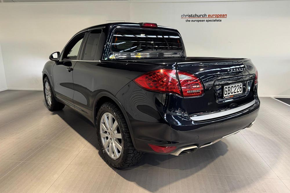 https://cdn.autogreeknews.gr/wp-content/uploads/2026/06/Porsche-Cayenne-pickup-4.jpg