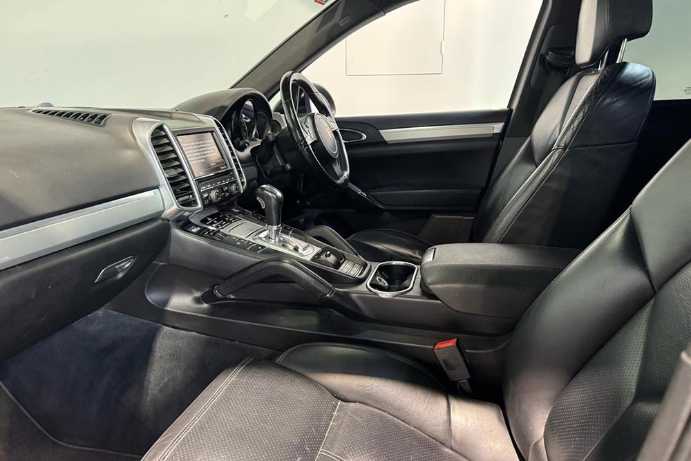 https://cdn.autogreeknews.gr/wp-content/uploads/2026/06/Porsche-Cayenne-pickup-6.jpg