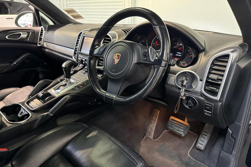 https://cdn.autogreeknews.gr/wp-content/uploads/2026/06/Porsche-Cayenne-pickup-7.jpg
