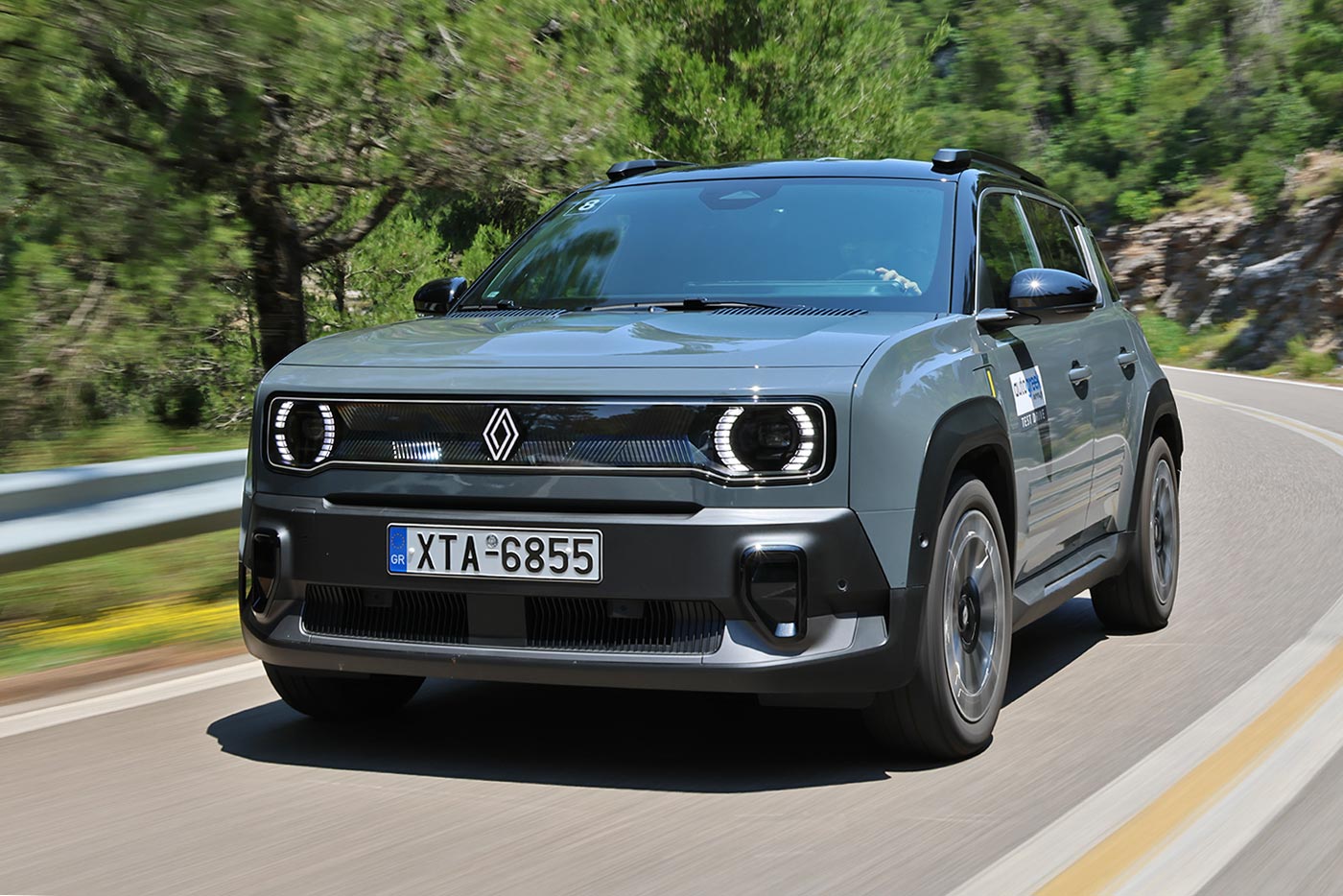 https://cdn.autogreeknews.gr/wp-content/uploads/2026/06/Renault-4-E-Tech-150-HP-1.jpg