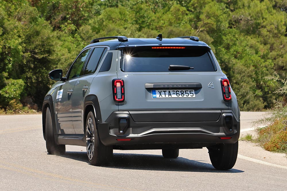 https://cdn.autogreeknews.gr/wp-content/uploads/2026/06/Renault-4-E-Tech-150-HP-16.jpg
