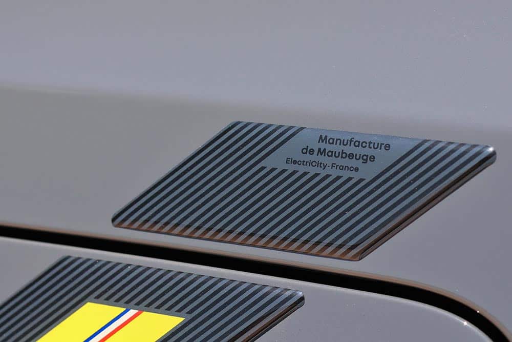 https://cdn.autogreeknews.gr/wp-content/uploads/2026/06/Renault-4-E-Tech-150-HP-22.jpg