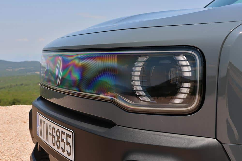 https://cdn.autogreeknews.gr/wp-content/uploads/2026/06/Renault-4-E-Tech-150-HP-23.jpg