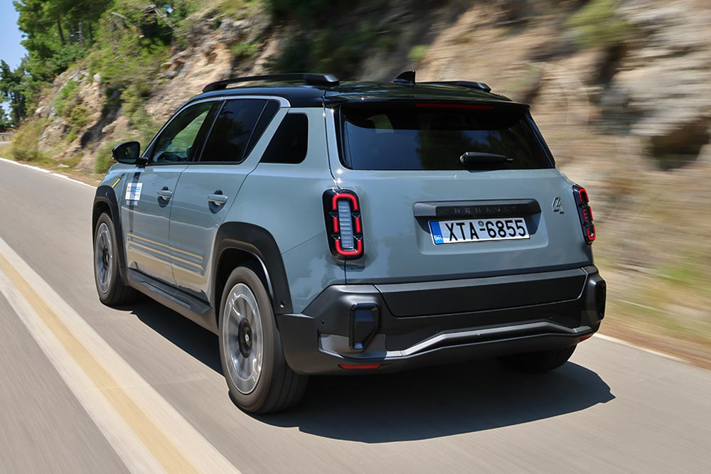 https://cdn.autogreeknews.gr/wp-content/uploads/2026/06/Renault-4-E-Tech-150-HP-26.jpg