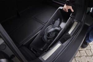 Renault-4-E-Tech-interior-7