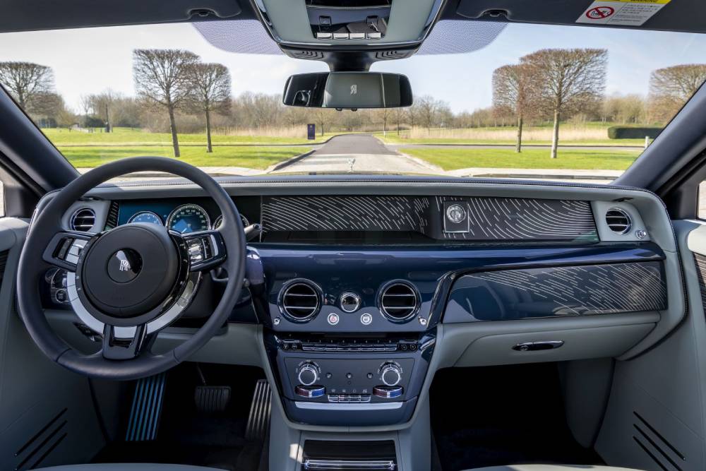 https://cdn.autogreeknews.gr/wp-content/uploads/2026/06/Rolls-Royce_Phantom_775000-km-4.jpg