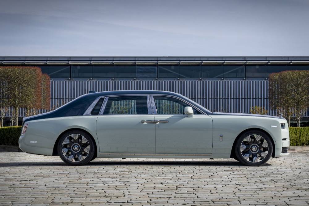 https://cdn.autogreeknews.gr/wp-content/uploads/2026/06/Rolls-Royce_Phantom_775000-km-5.jpg