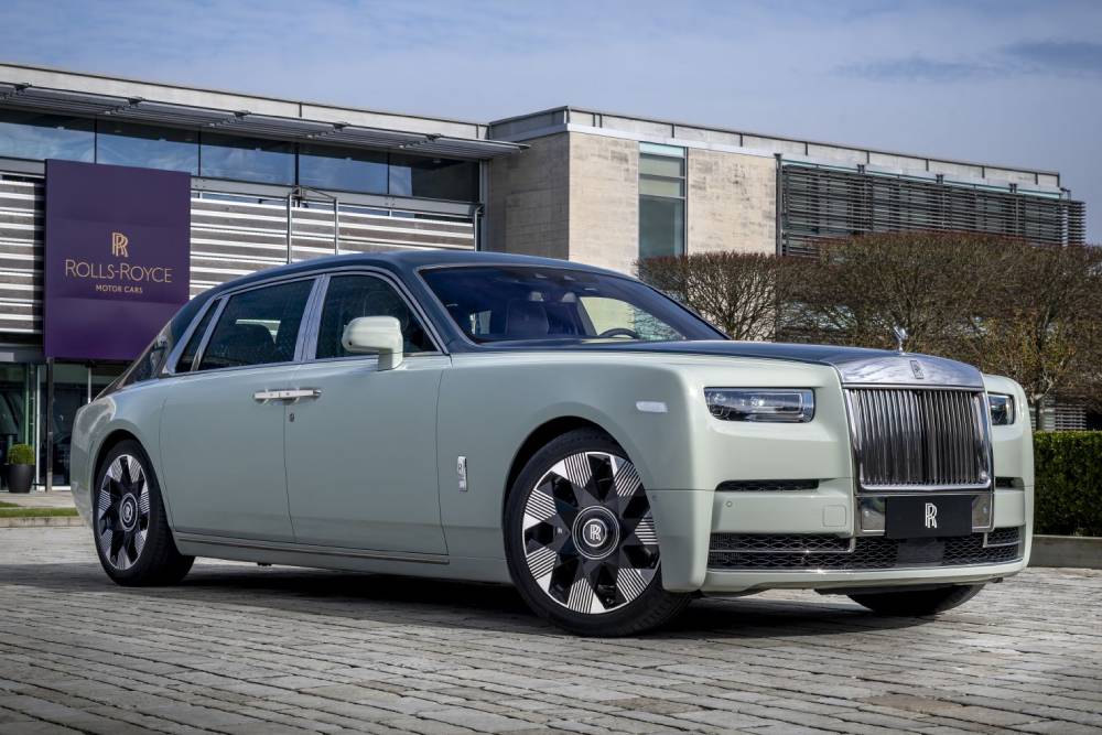 https://cdn.autogreeknews.gr/wp-content/uploads/2026/06/Rolls-Royce_Phantom_775000-km-6.jpg