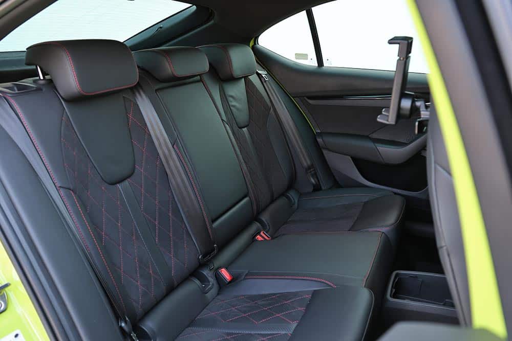 https://cdn.autogreeknews.gr/wp-content/uploads/2026/06/Skoda-Octavia-Grand-Coupe-RS-2.0-TSI-265PS-DSG7-interior-21.jpg
