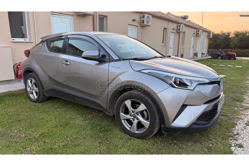 https://cdn.autogreeknews.gr/wp-content/uploads/2026/06/Toyota-C-HR-2019-1.8-HYBRID-2.jpg
