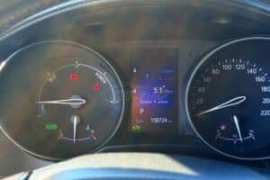 Toyota C-HR 2019 1.8 HYBRID (8)