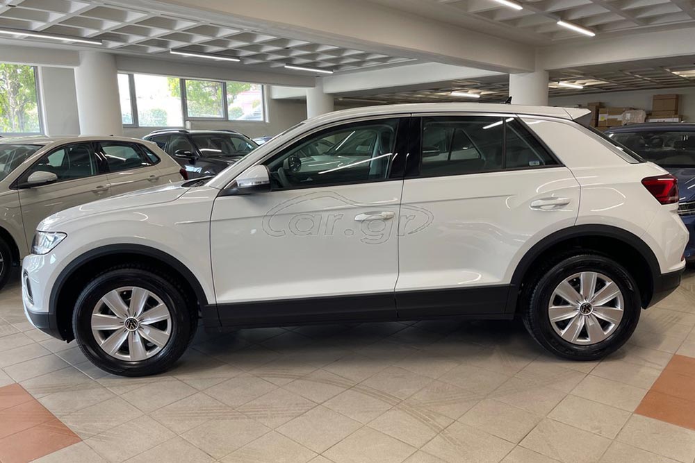 https://cdn.autogreeknews.gr/wp-content/uploads/2026/06/VW-T-Roc-2025-6.jpg