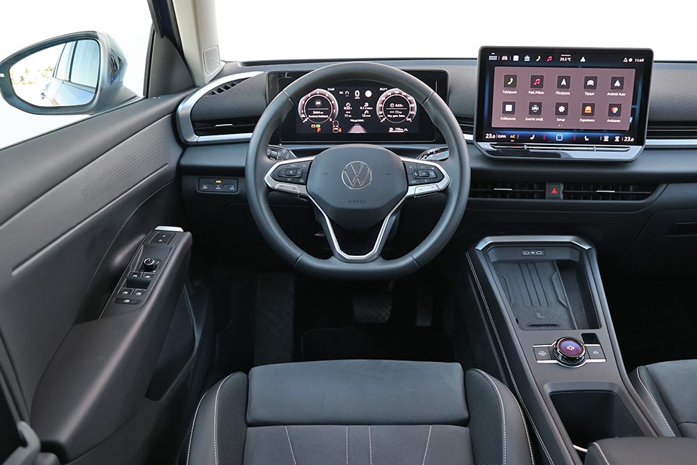 https://cdn.autogreeknews.gr/wp-content/uploads/2026/06/VW-T-Roc-2026-interior-2.jpg