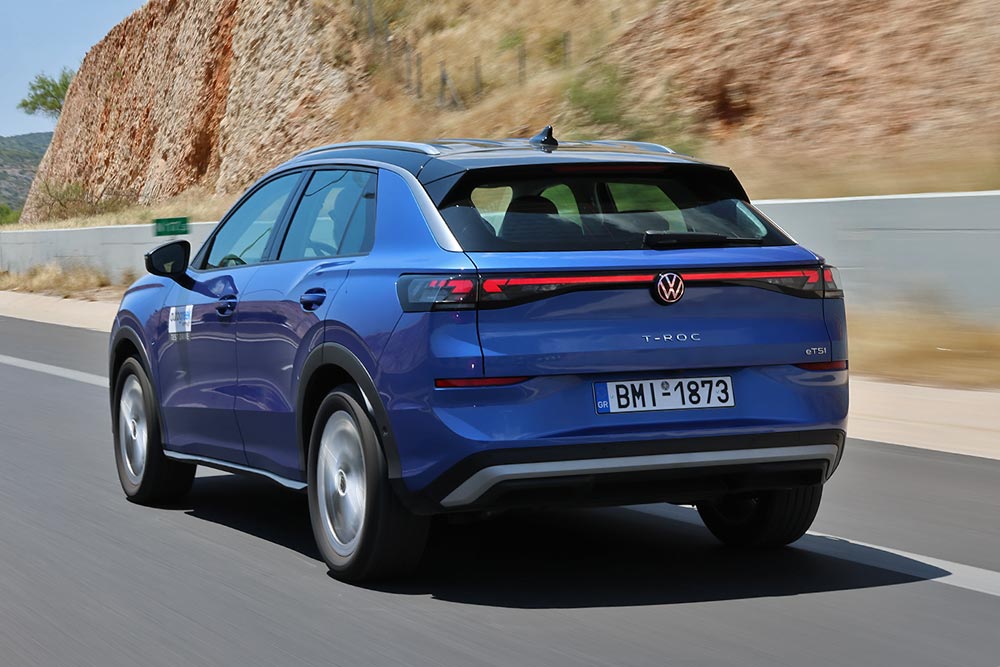 https://cdn.autogreeknews.gr/wp-content/uploads/2026/06/VW-T-Roc-eTSI-15.jpg