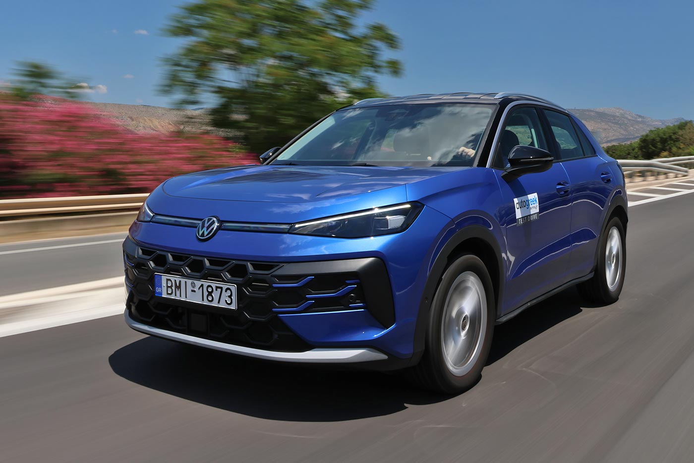 https://cdn.autogreeknews.gr/wp-content/uploads/2026/06/VW-T-Roc-eTSI-2.jpg
