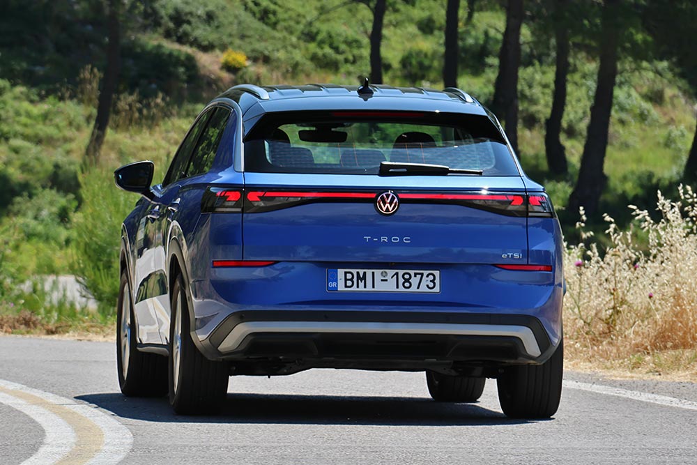 https://cdn.autogreeknews.gr/wp-content/uploads/2026/06/VW-T-Roc-eTSI-6.jpg