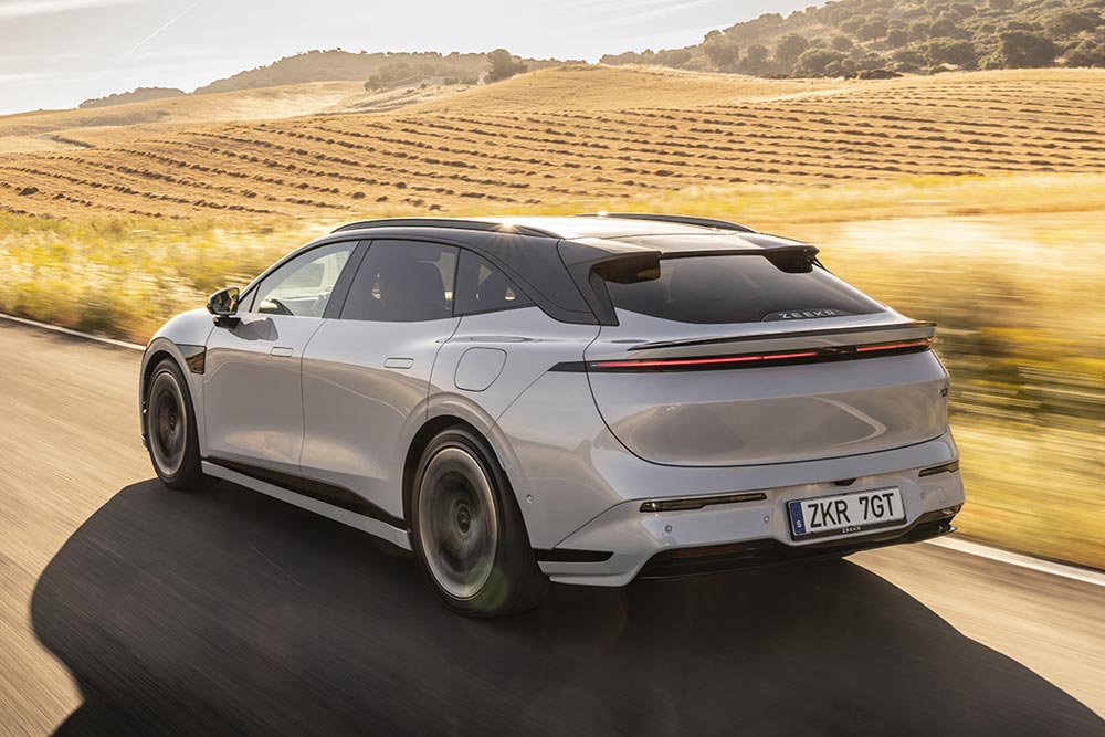 https://cdn.autogreeknews.gr/wp-content/uploads/2026/06/Zeekr-7GT-14.jpg