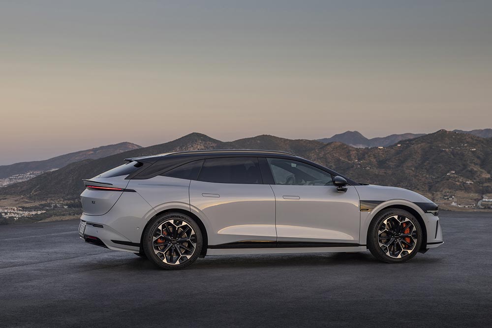https://cdn.autogreeknews.gr/wp-content/uploads/2026/06/Zeekr-7GT-17.jpg