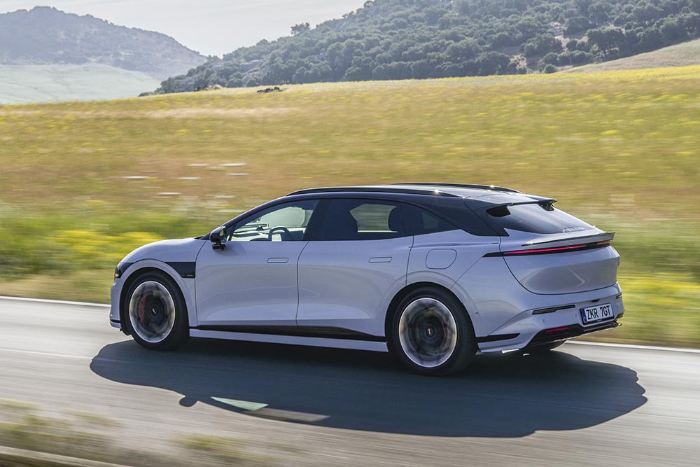 https://cdn.autogreeknews.gr/wp-content/uploads/2026/06/Zeekr-7GT-7.jpg