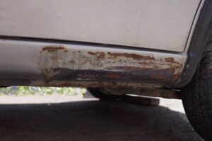 abandoned nissan micra k10 (2)