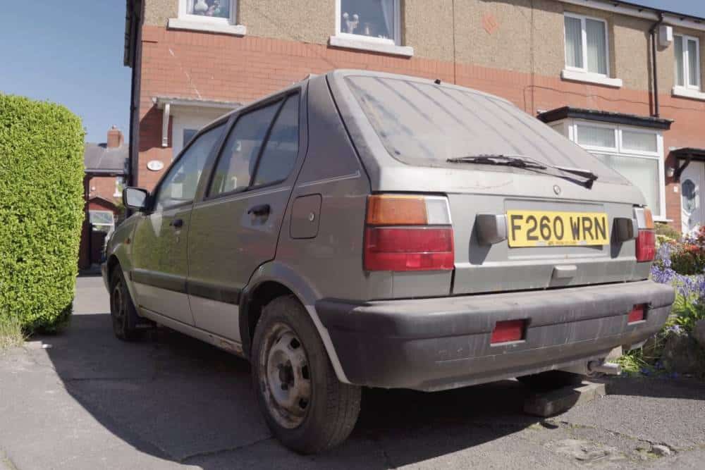 https://cdn.autogreeknews.gr/wp-content/uploads/2026/06/abandoned-nissan-micra-k10-5.jpg