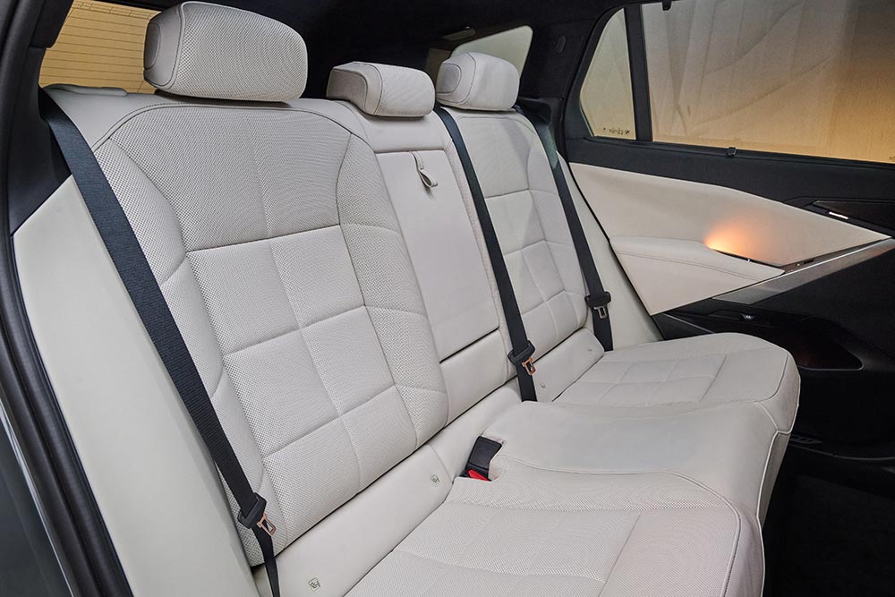 https://cdn.autogreeknews.gr/wp-content/uploads/2026/06/bmw-ix5-12.jpg