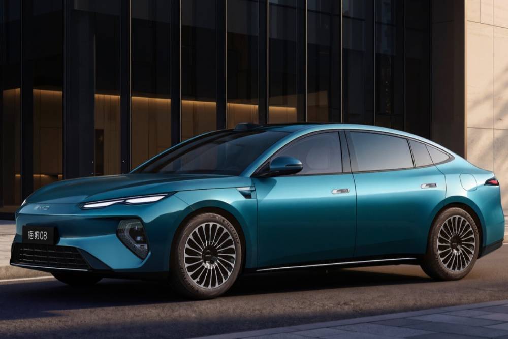 https://cdn.autogreeknews.gr/wp-content/uploads/2026/06/byd-seal-08-02.jpg