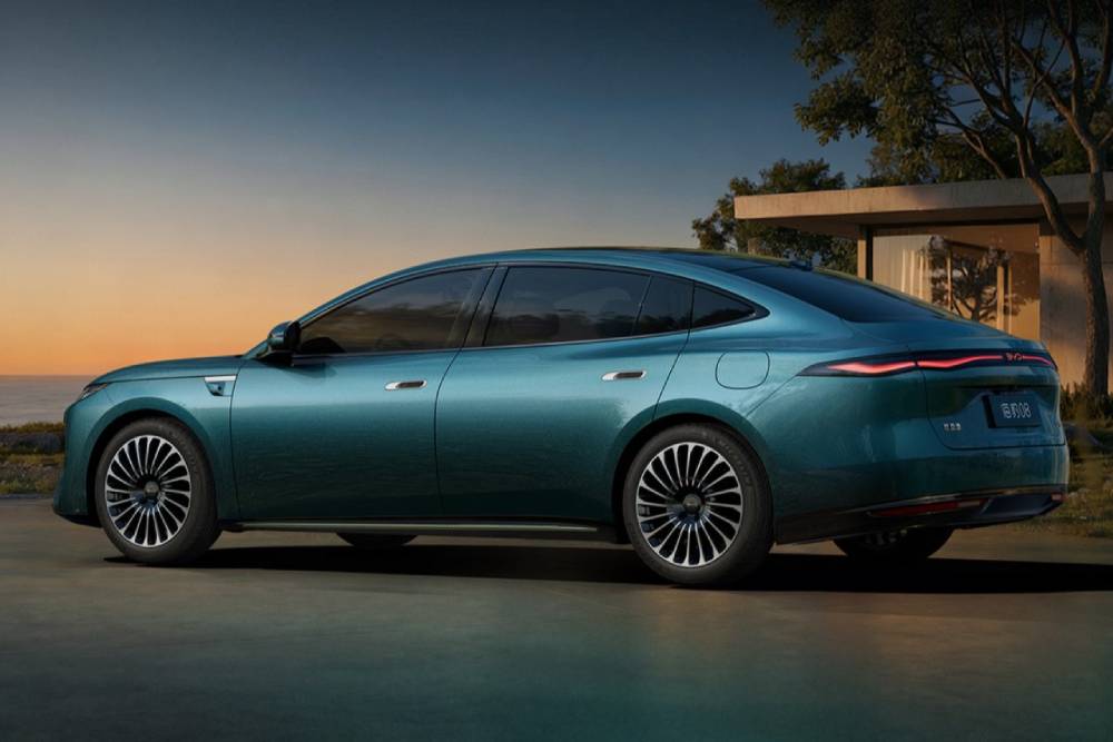 https://cdn.autogreeknews.gr/wp-content/uploads/2026/06/byd-seal-08.jpg