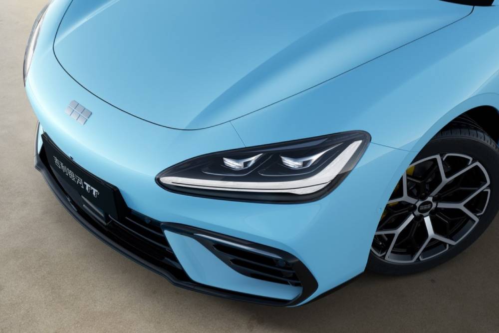 https://cdn.autogreeknews.gr/wp-content/uploads/2026/06/geely-galaxy-tt-05.jpg