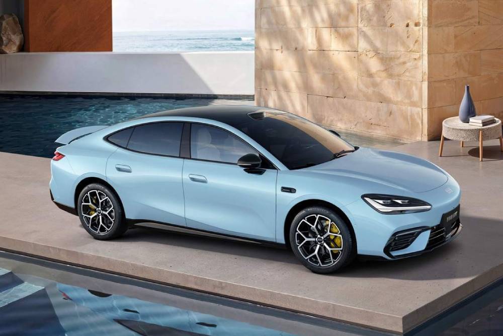 https://cdn.autogreeknews.gr/wp-content/uploads/2026/06/geely-galaxy-tt-07.jpg