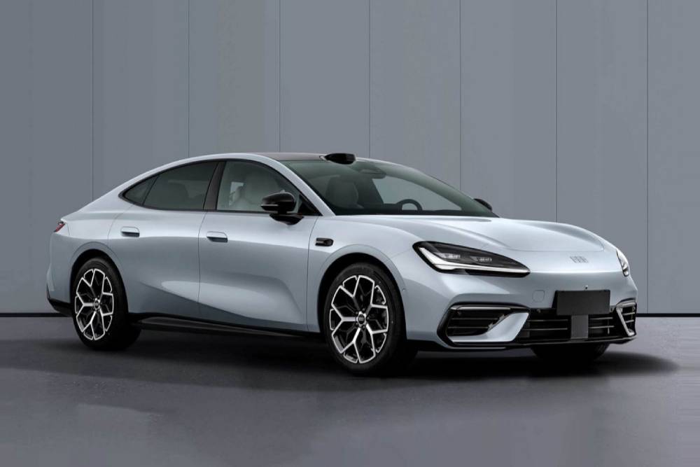 https://cdn.autogreeknews.gr/wp-content/uploads/2026/06/geely-galaxy-tt-09.jpg