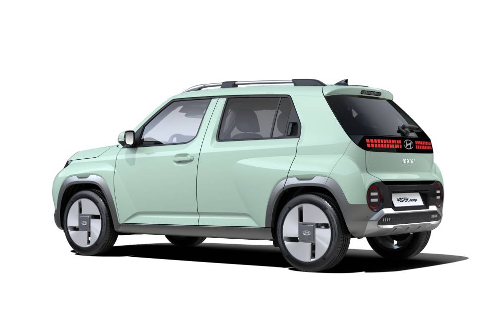 https://cdn.autogreeknews.gr/wp-content/uploads/2026/06/hyundai-inster-lounge-introduction-3-4-rear-1.jpg