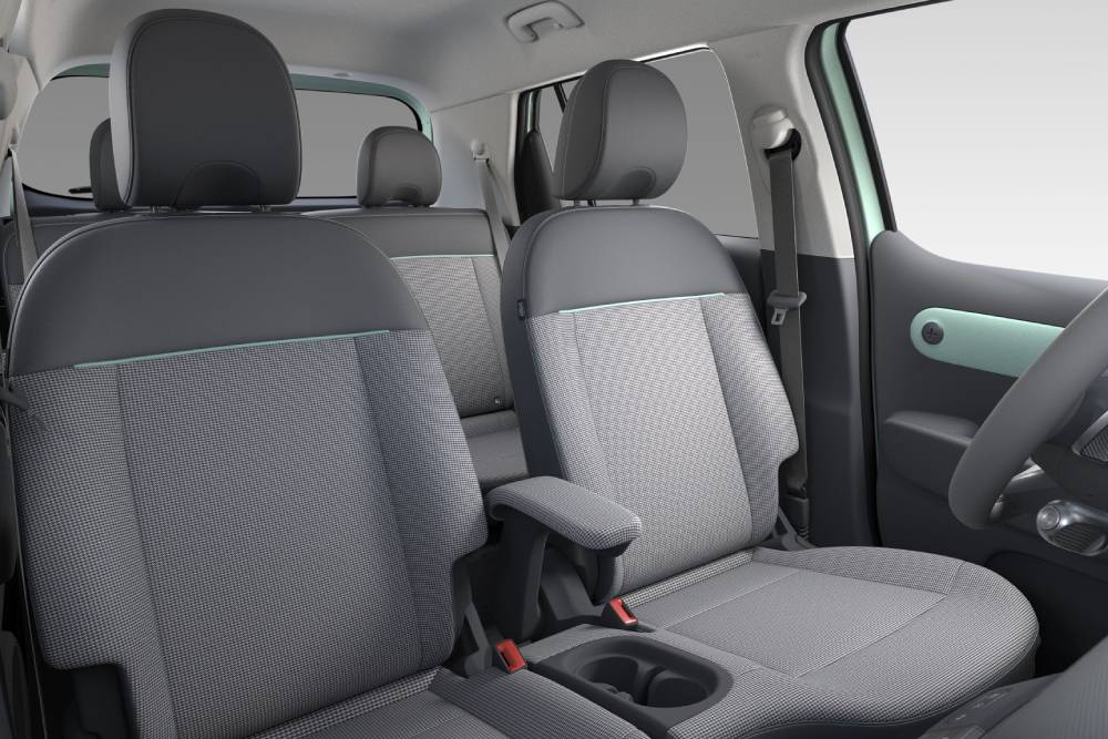 https://cdn.autogreeknews.gr/wp-content/uploads/2026/06/hyundai-inster-lounge-introduction-interior-1.jpg