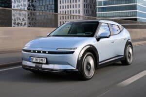 «Διαστημικό» και το απλό Hyundai Ioniq 3