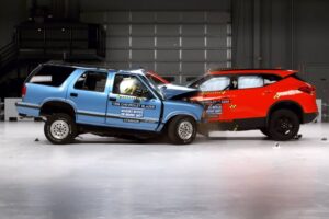 iihs crash test 30 year old gap 04