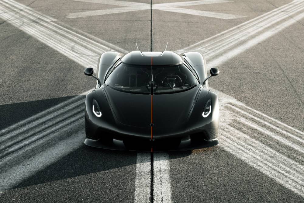 https://cdn.autogreeknews.gr/wp-content/uploads/2026/06/koenigsegg-jesko-absolut-just-set-the-quarter-mile-3.jpg