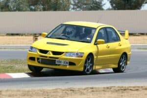 mitsubishi evo 8 turning