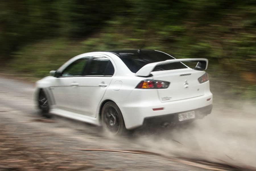 https://cdn.autogreeknews.gr/wp-content/uploads/2026/06/mitsubishi-evo-x-gravel-02.jpg
