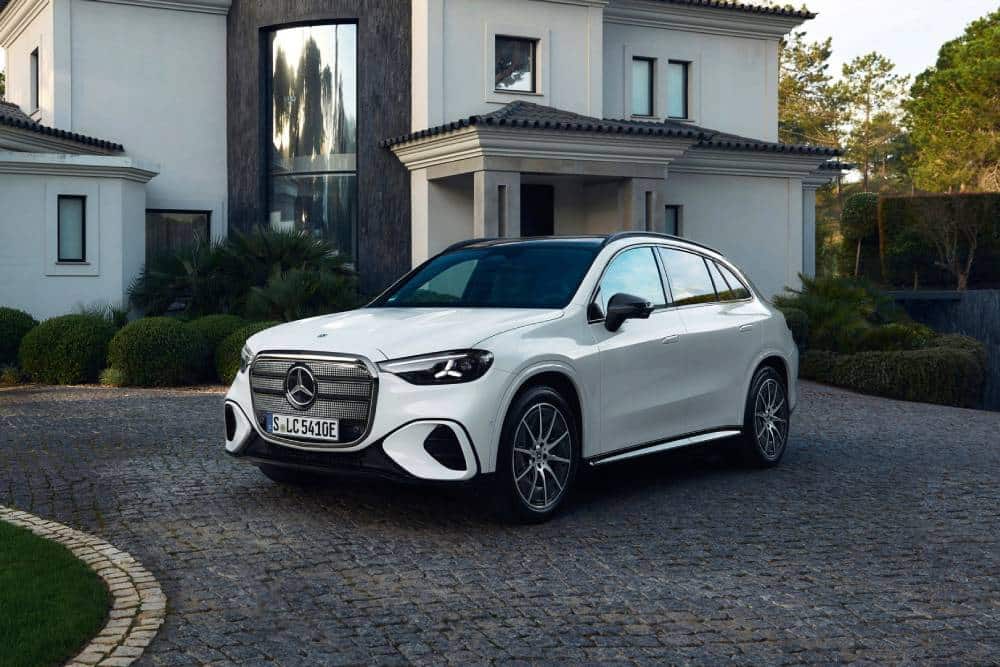 https://cdn.autogreeknews.gr/wp-content/uploads/2026/06/new-mercedes-glc-250-and-300-4.jpg